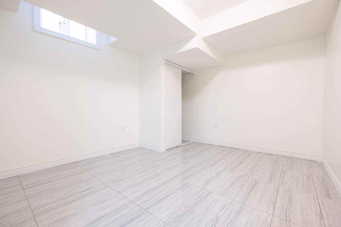 Rolling Meadows 3 BDRM BSMT Unit Apartments 28 Sparkle Dr, Thorold