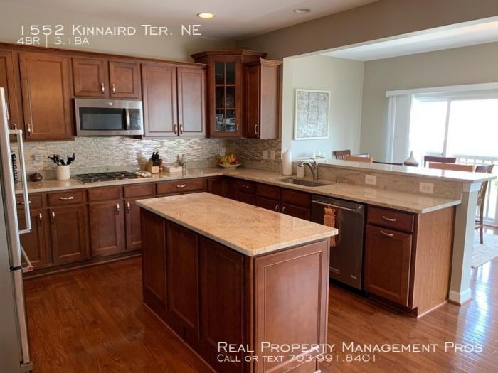 1552 Kinnaird Ter. Ne - Photo 2 of 26