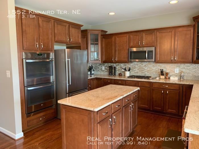 1552 Kinnaird Ter. Ne - Photo 3 of 26