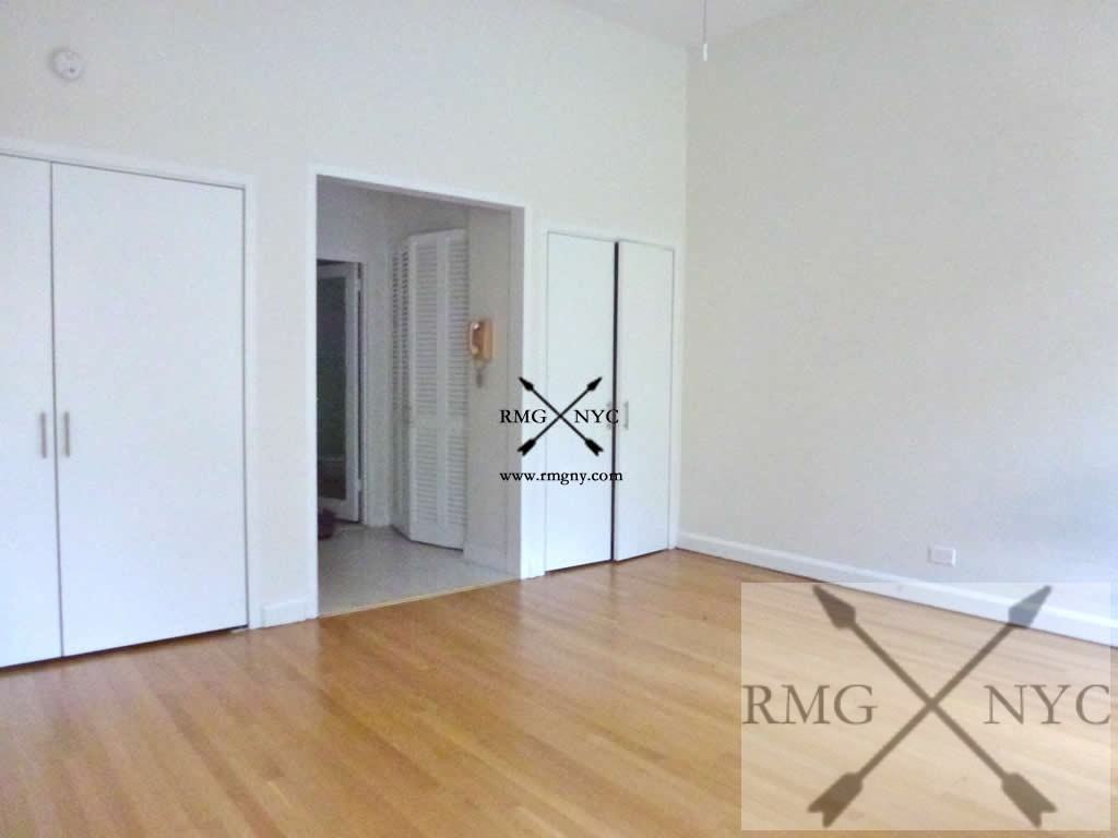 163 East 62 - Photo 2 of 6