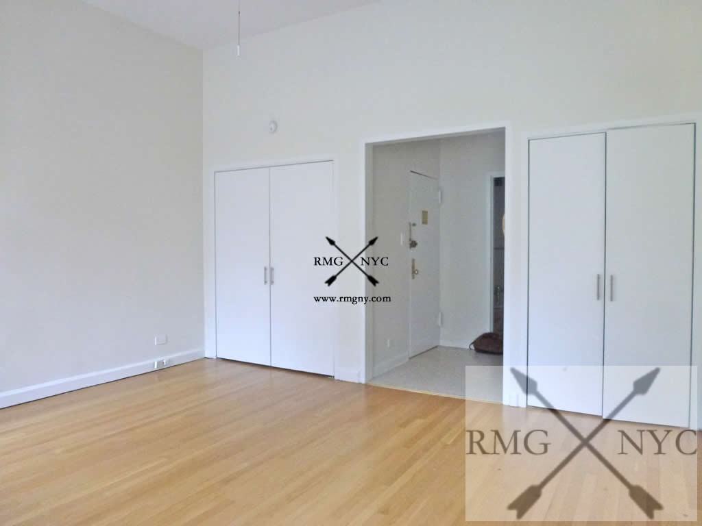 163 East 62 - Photo 3 of 6