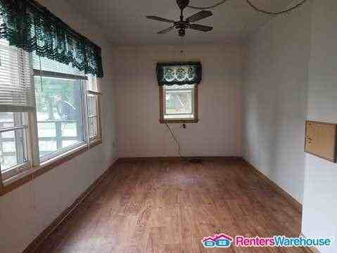 675 9th St Sw - Photo 3 of 11