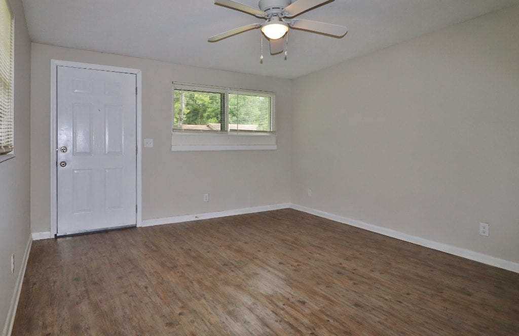 2862 8th St W - Photo 2 of 7