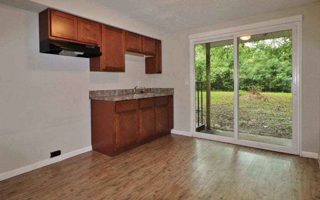 2862 8th St W - Photo 3 of 7