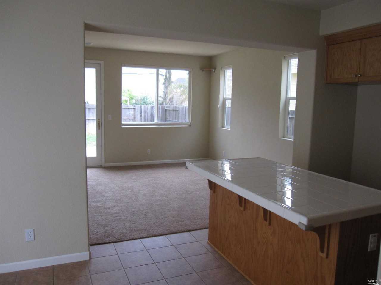 2086 Autumn Walk Drive - Photo 3 of 5