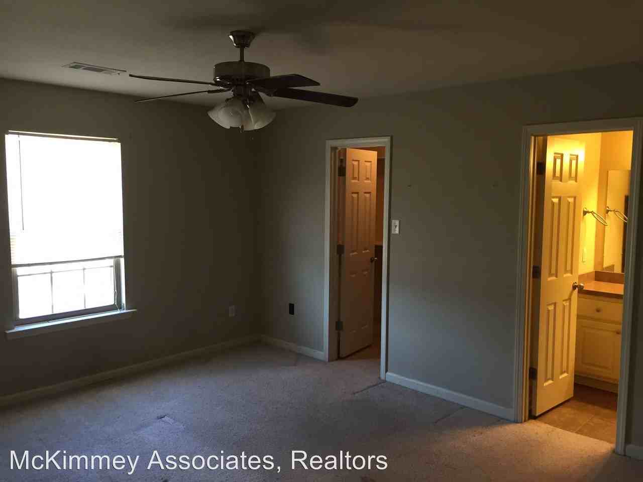 111 Coy Ln - Photo 2 of 11