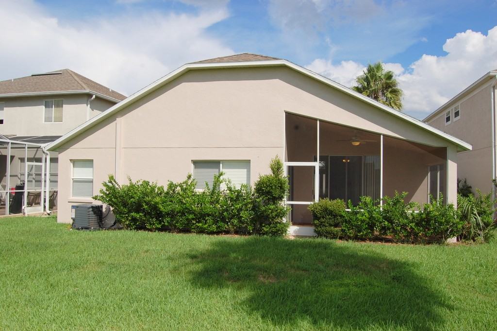 19230 Fishermans Bend Dr - Photo 2 of 20