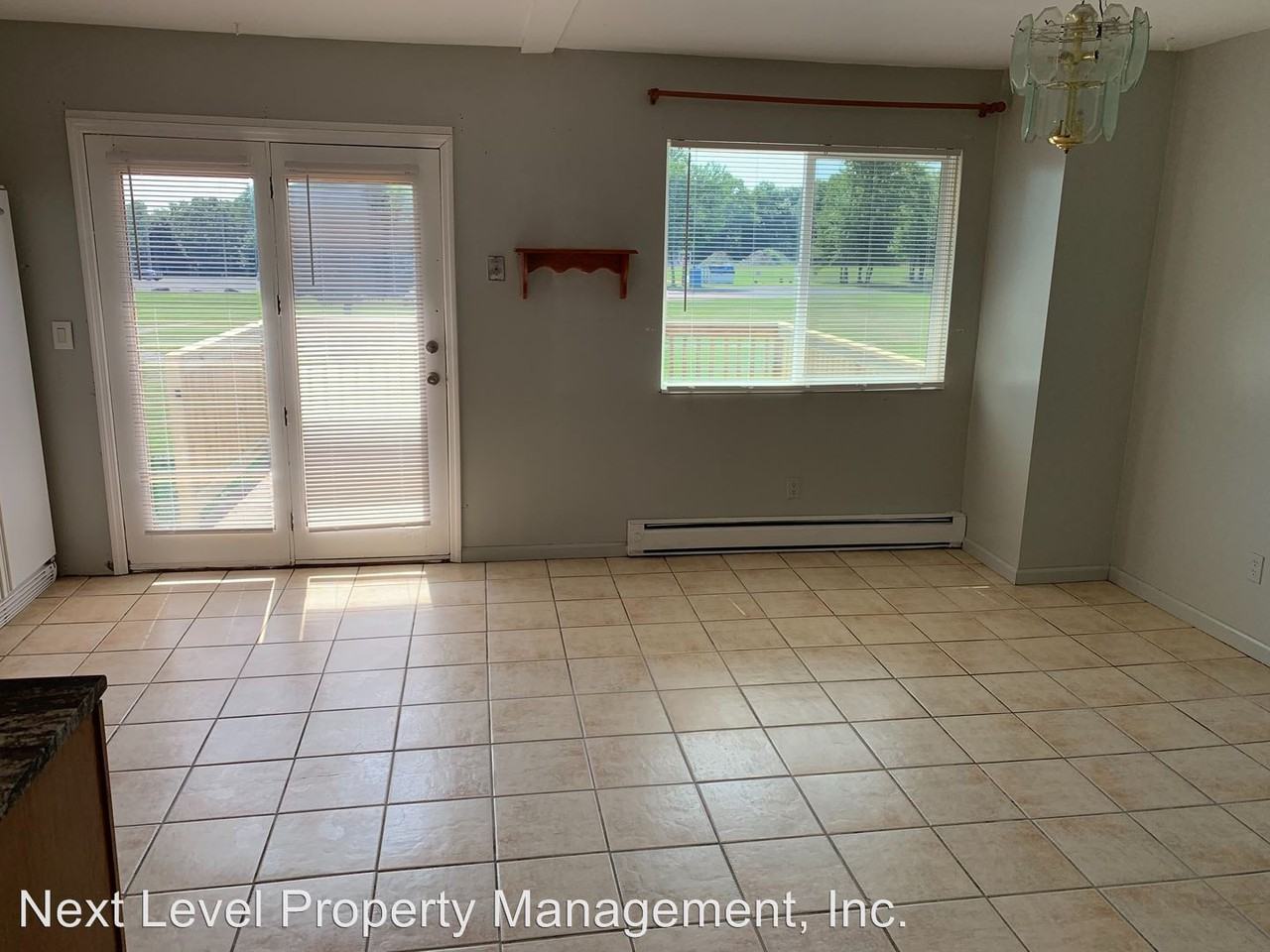 209 Chrystal Dr. - Photo 3 of 14