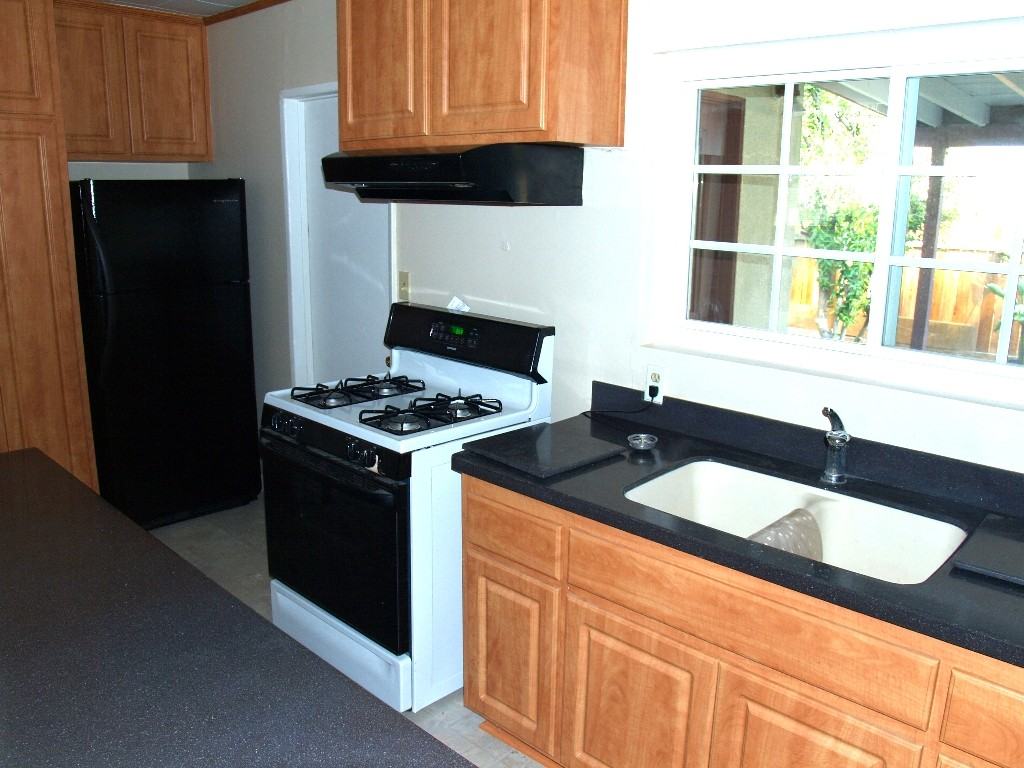 32924 Cedar Dr - Photo 2 of 4