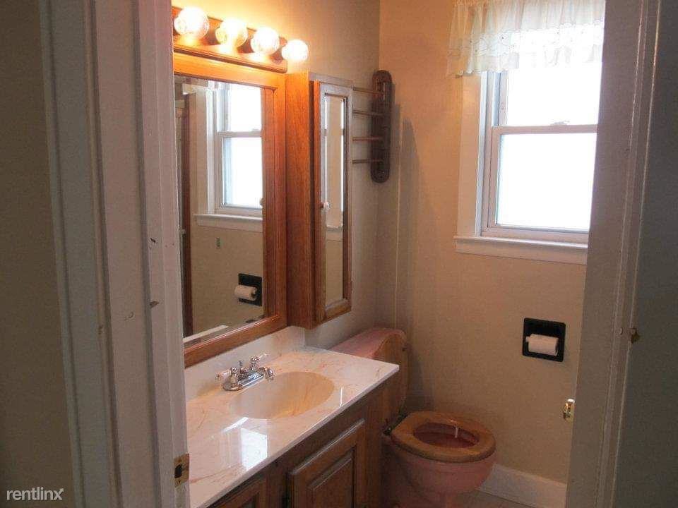 201 John St - Photo 3 of 6