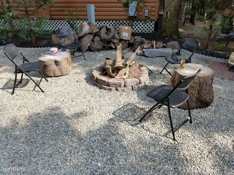 724 Monmouth Rd Cabin 17 - Photo 2 of 9