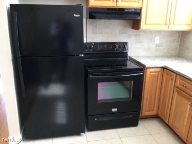 300 Elmira St 9 - Photo 2 of 2