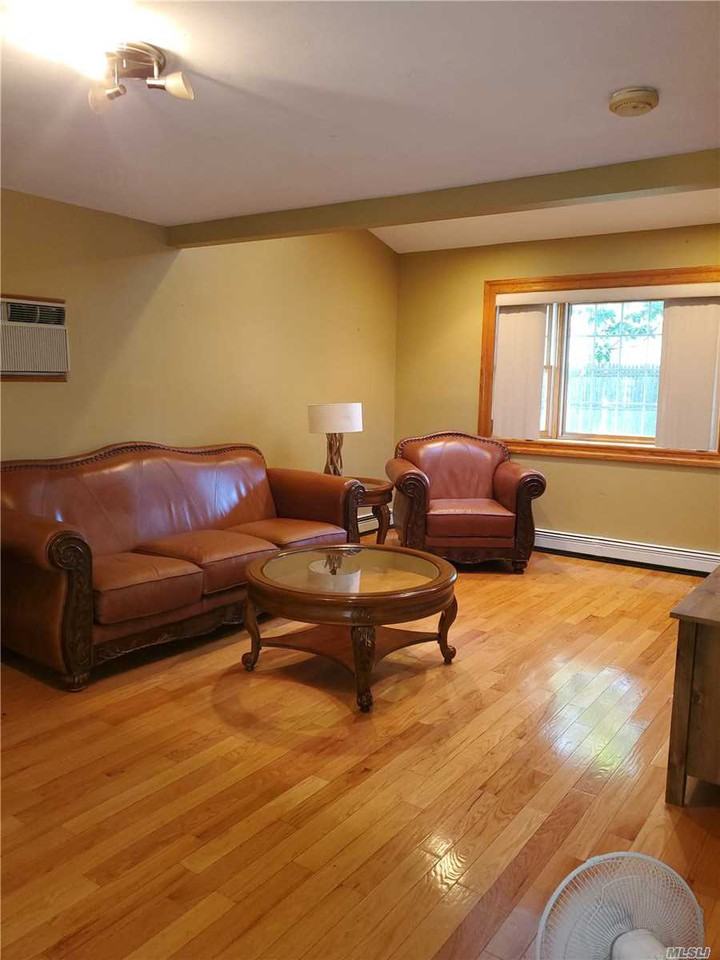 31 Namrof Ln - Photo 3 of 6