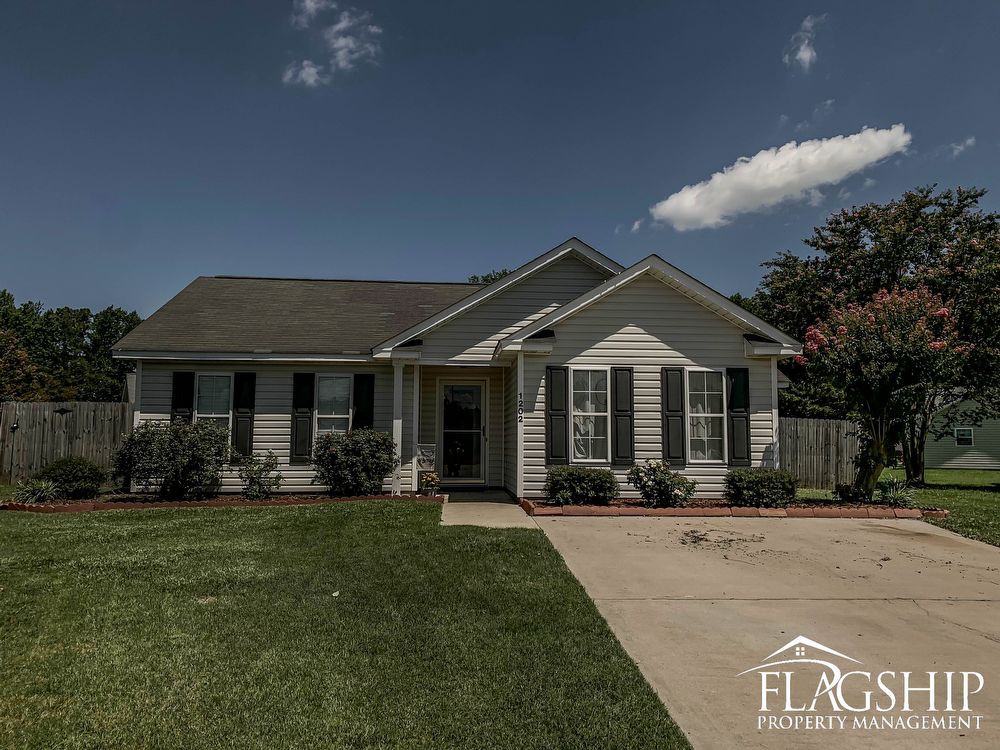 1202 Saint Charles Circle - Photo 2 of 28