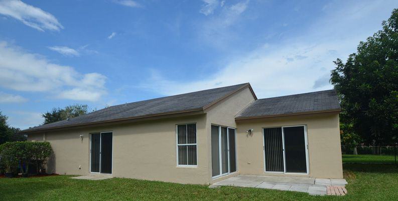 20710 Nw 1st St - Photo 3 of 10