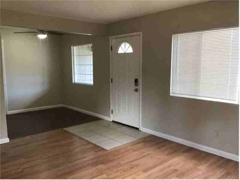 625 Mark Ave - Photo 3 of 11