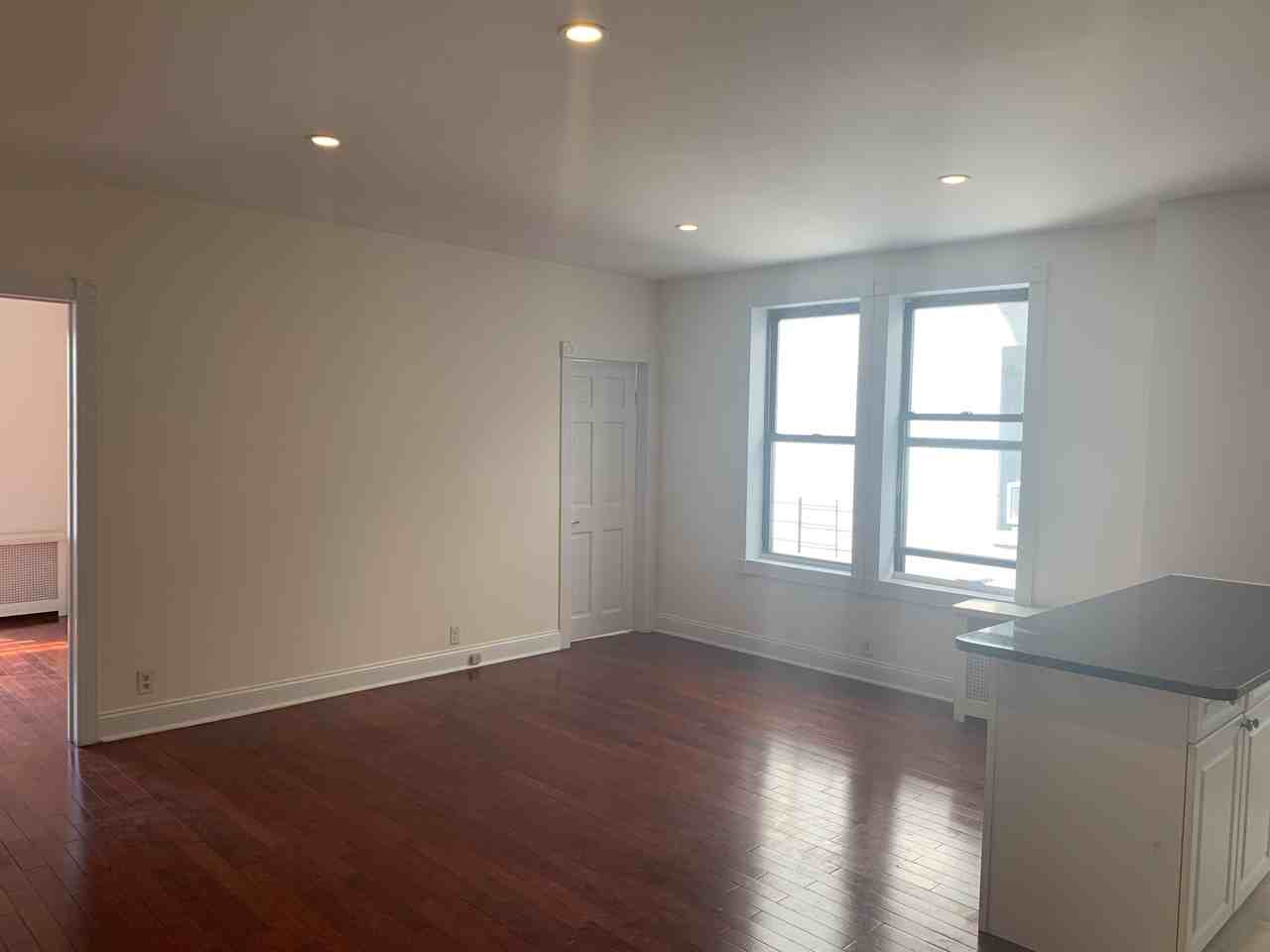 W 171st St & Fort Washington Ave
