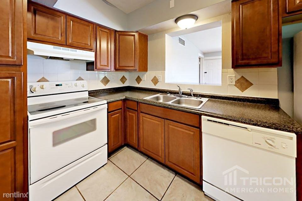 6215 Travis Boulevard - Photo 2 of 13