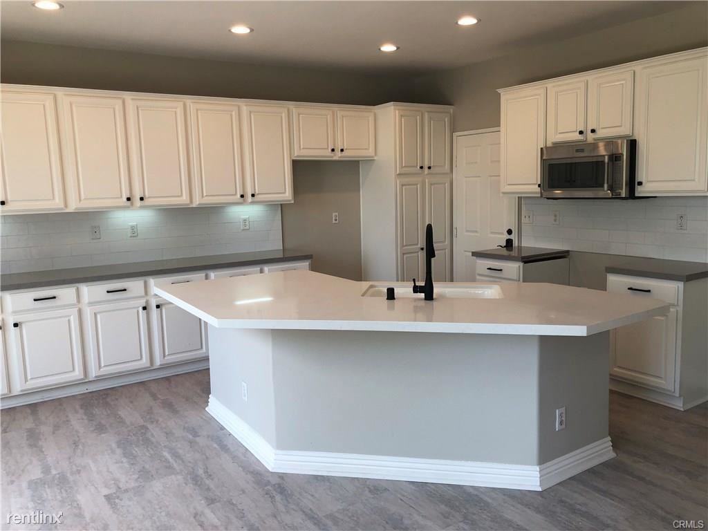 8865 E Wiley Way - Photo 3 of 14