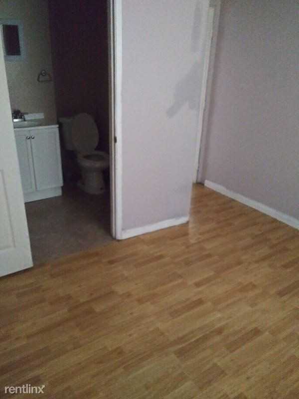 330 East Cummings Lane - Photo 2 of 6