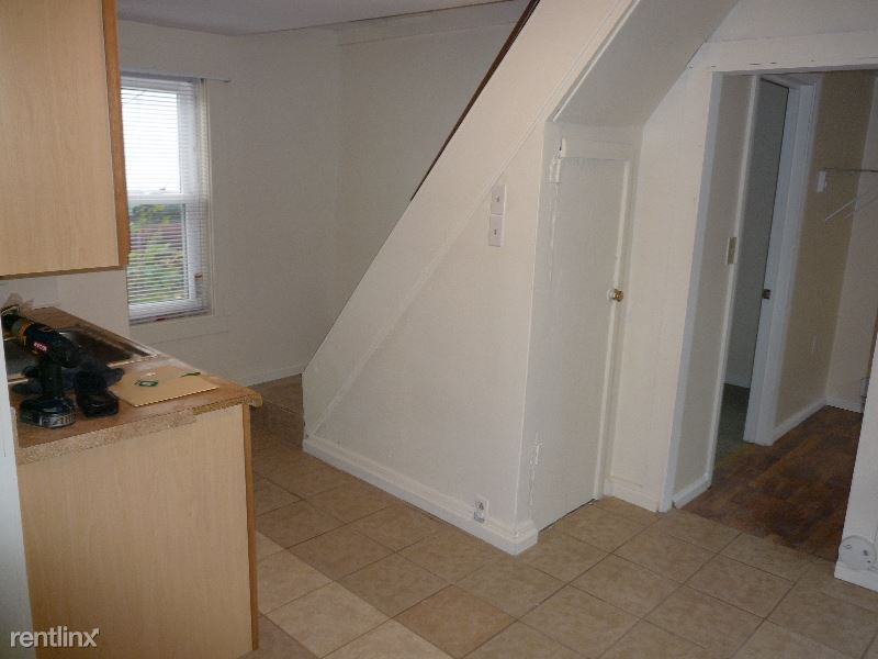 99 Paige St - Photo 2 of 5