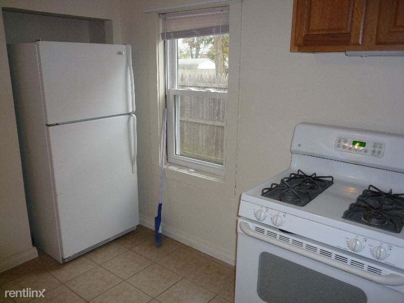 99 Paige St - Photo 3 of 5