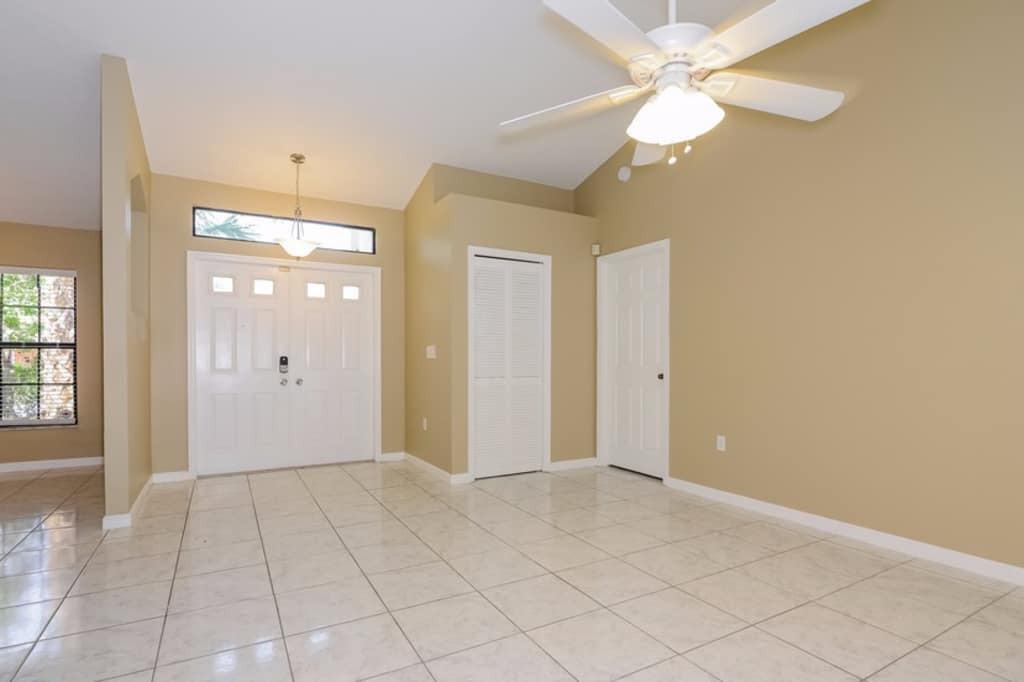 1604 Cumberland Ct E - Photo 3 of 20