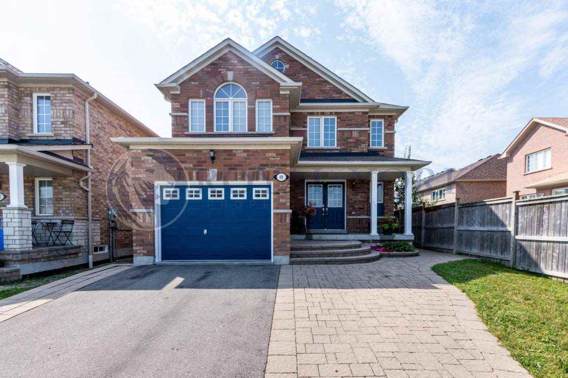 BEAUTIFUL 4 BEDROOM WHITBY TAUNTON Apartments 99 Medland Avenue