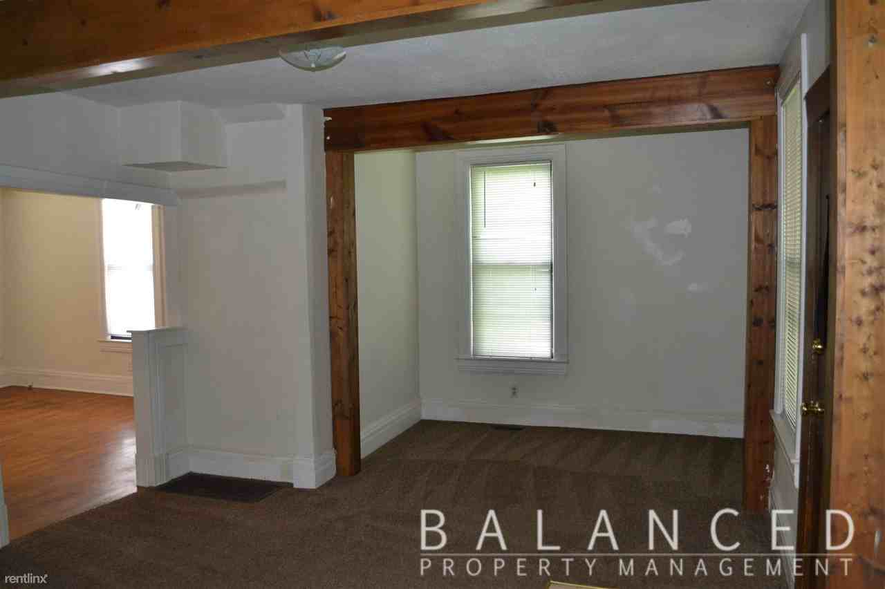 1126 Sw Woodward Ave - Photo 3 of 12