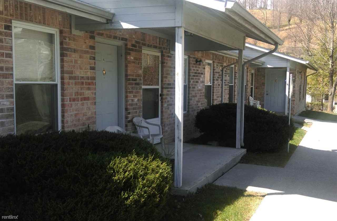 Hillside Apartments 212 Ashwood Dr, Tazewell, VA 24651 with 1