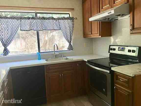 2311 Emerald Hills Cir - Photo 2 of 19