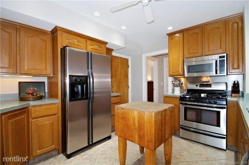 79 Scofield Ave - Photo 3 of 16