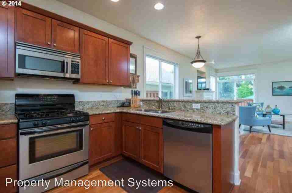 3667 Se Nehalem Street - Photo 2 of 17