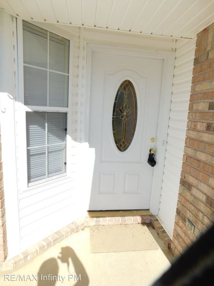 2032 Jason Dr - Photo 2 of 24