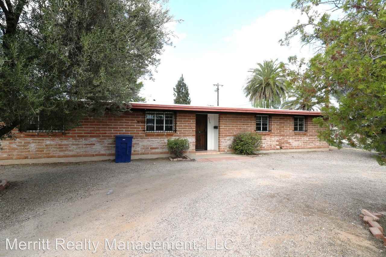 5275 E 5th Street - Photo 3 of 22