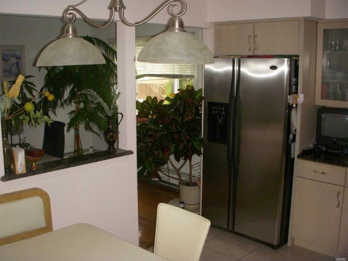 1688 Saint Marks Ave - Photo 3 of 6