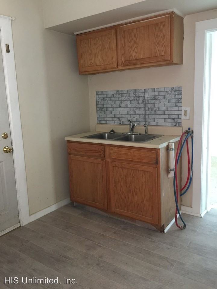 211-215 East Main Street - Photo 3 of 25