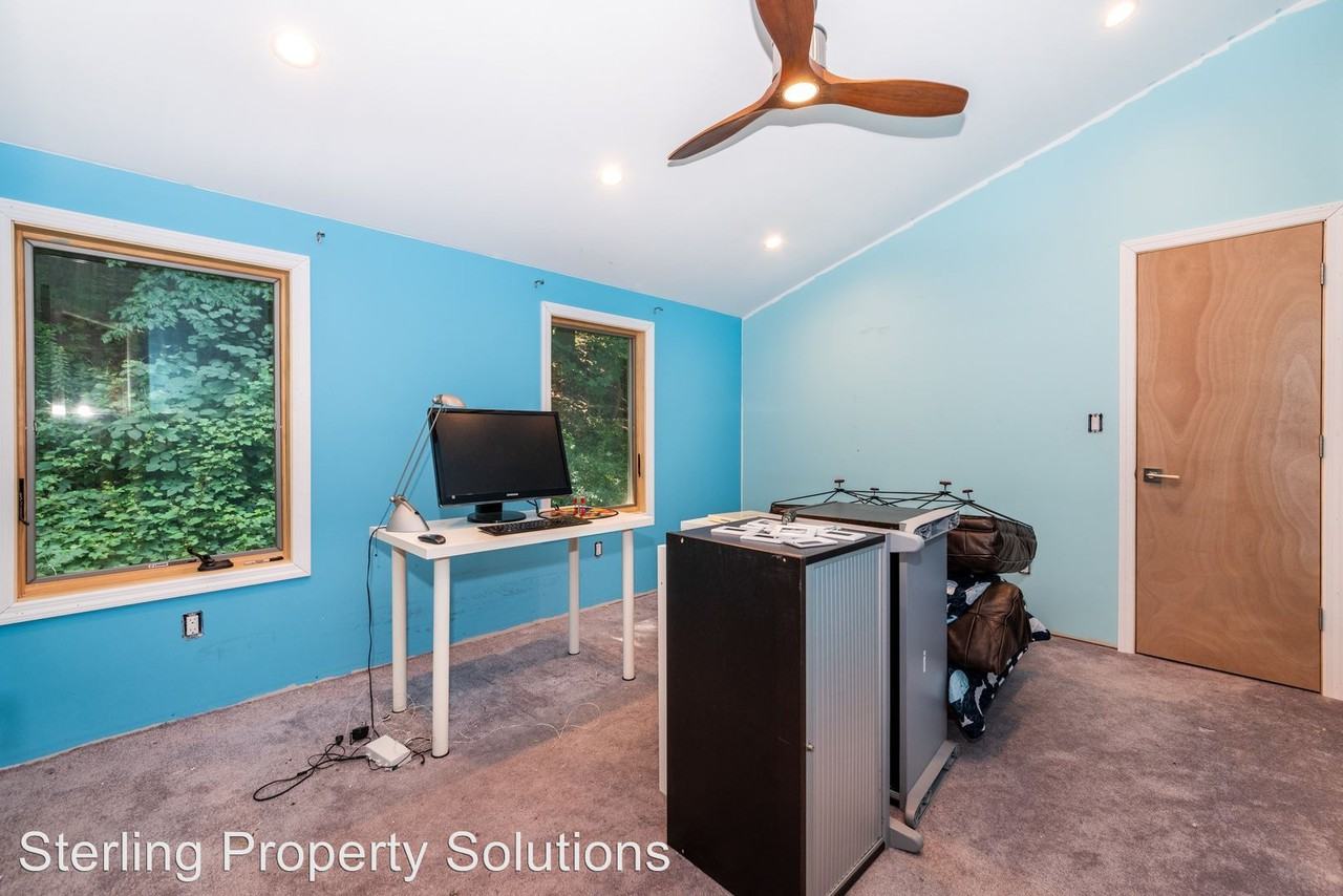 646 Sherman Ave - Photo 3 of 33