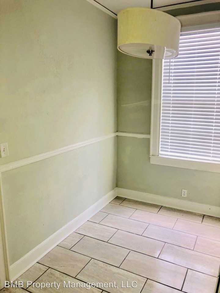 1523 South Court Street - Photo 3 of 12