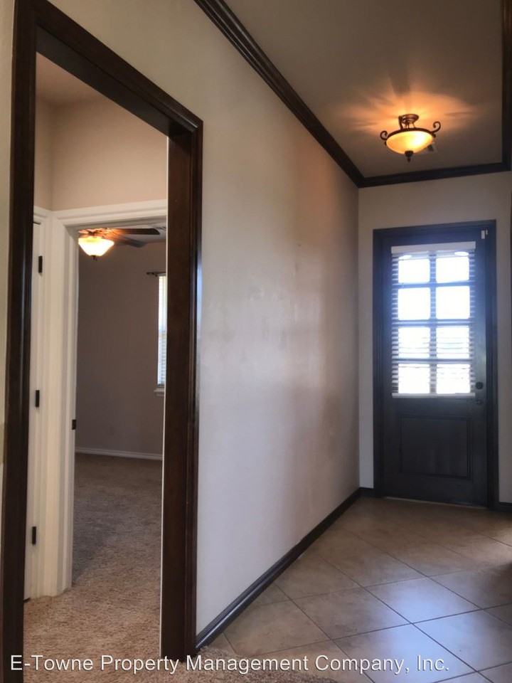 708 Cougar Lane - Photo 2 of 25