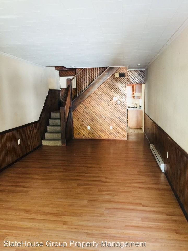 1014 Division St - Photo 2 of 7