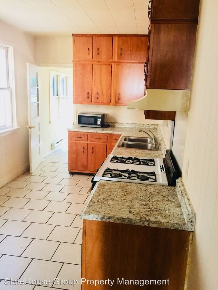 1014 Division St - Photo 3 of 7