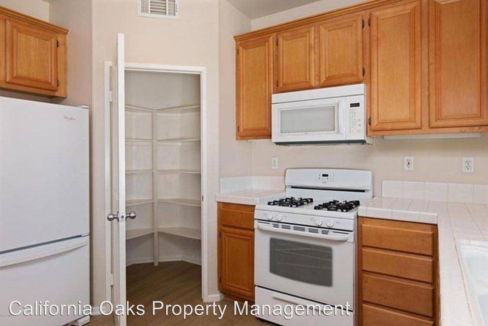 2369 N. Ventura Avenue - Photo 3 of 22