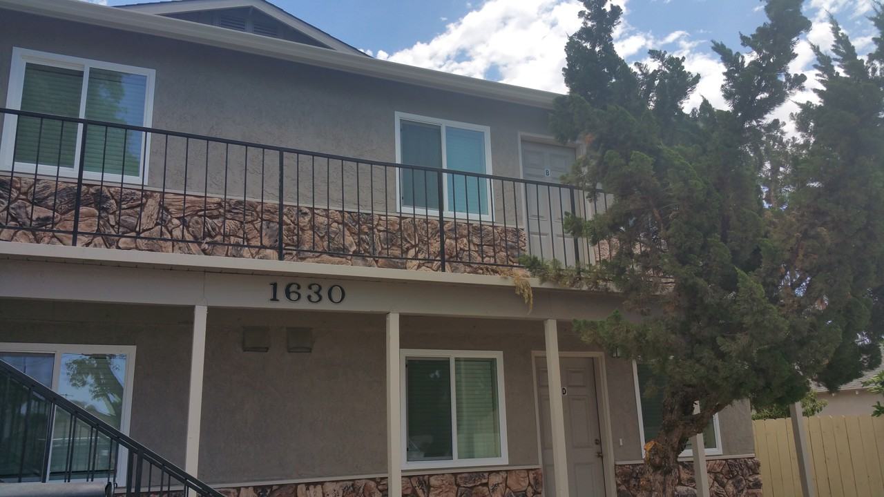 1630 Parker Ave - Photo 2 of 18