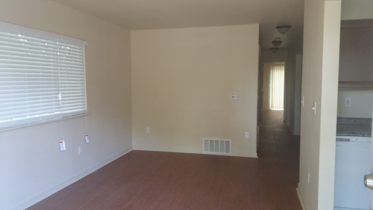 1630 Parker Ave - Photo 3 of 18