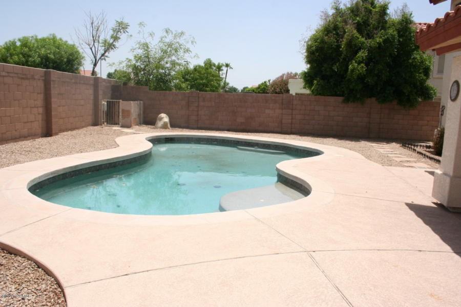 12695 N 57th Dr - Photo 3 of 31