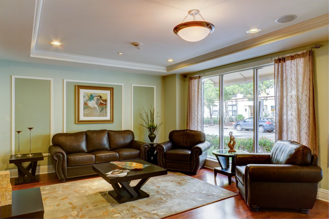 1900 Van Buren St - Photo 2 of 5