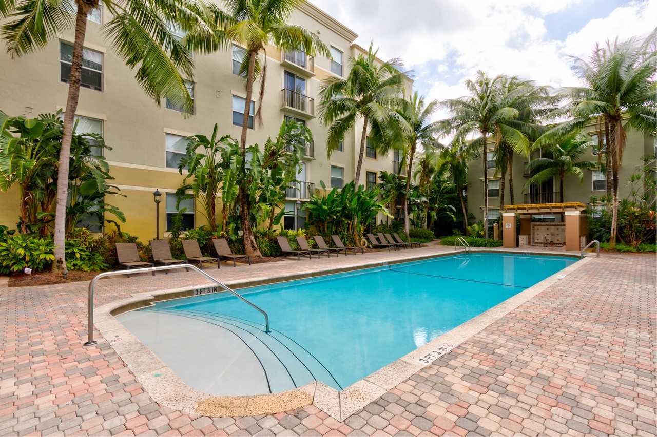 1900 Van Buren St - Photo 3 of 5