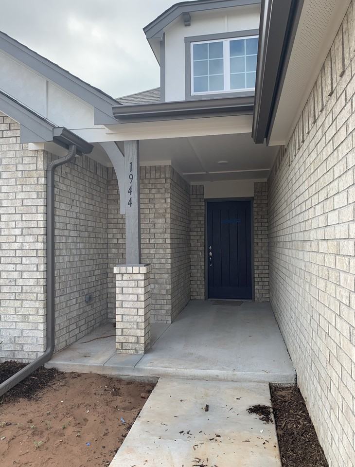 1944 E 132nd Pl S - Photo 2 of 24