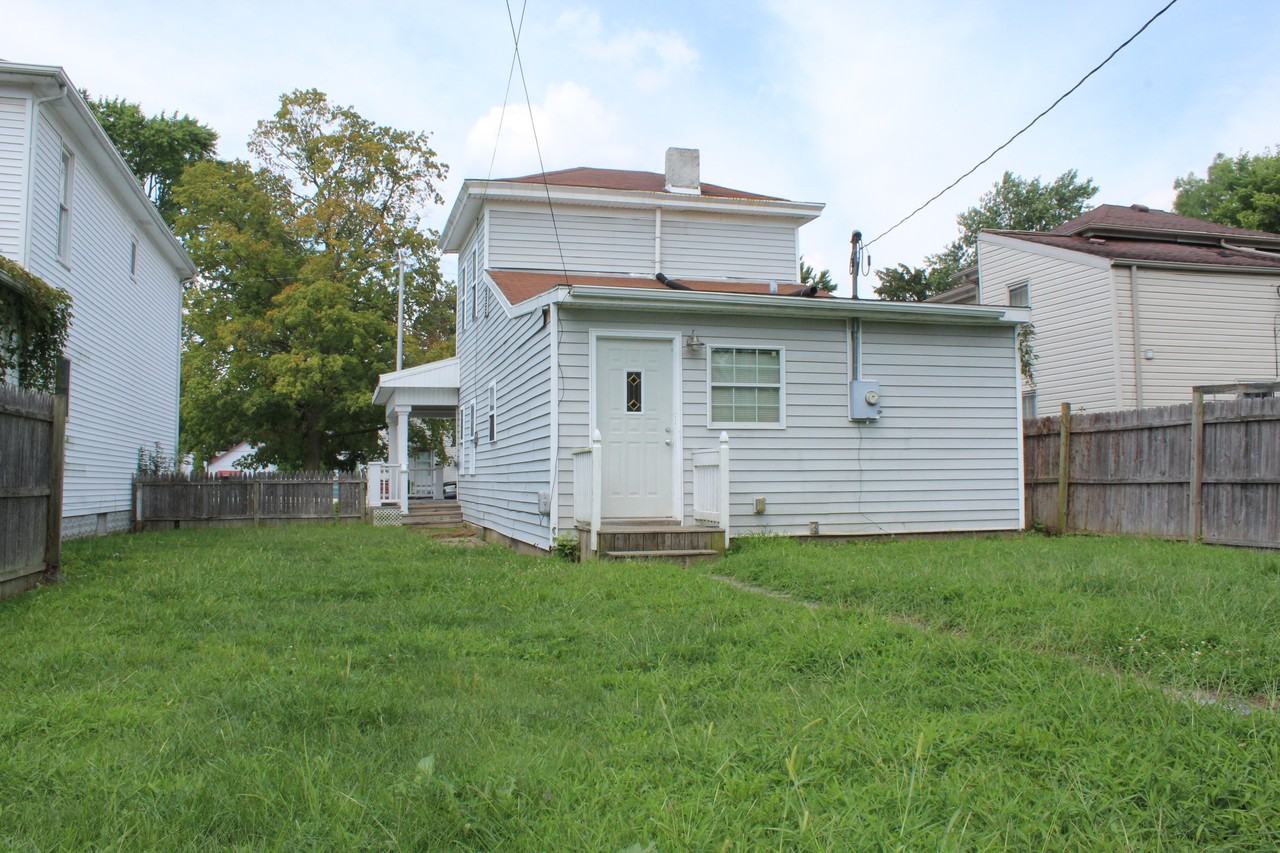 621 S 7th St - Photo 2 of 20